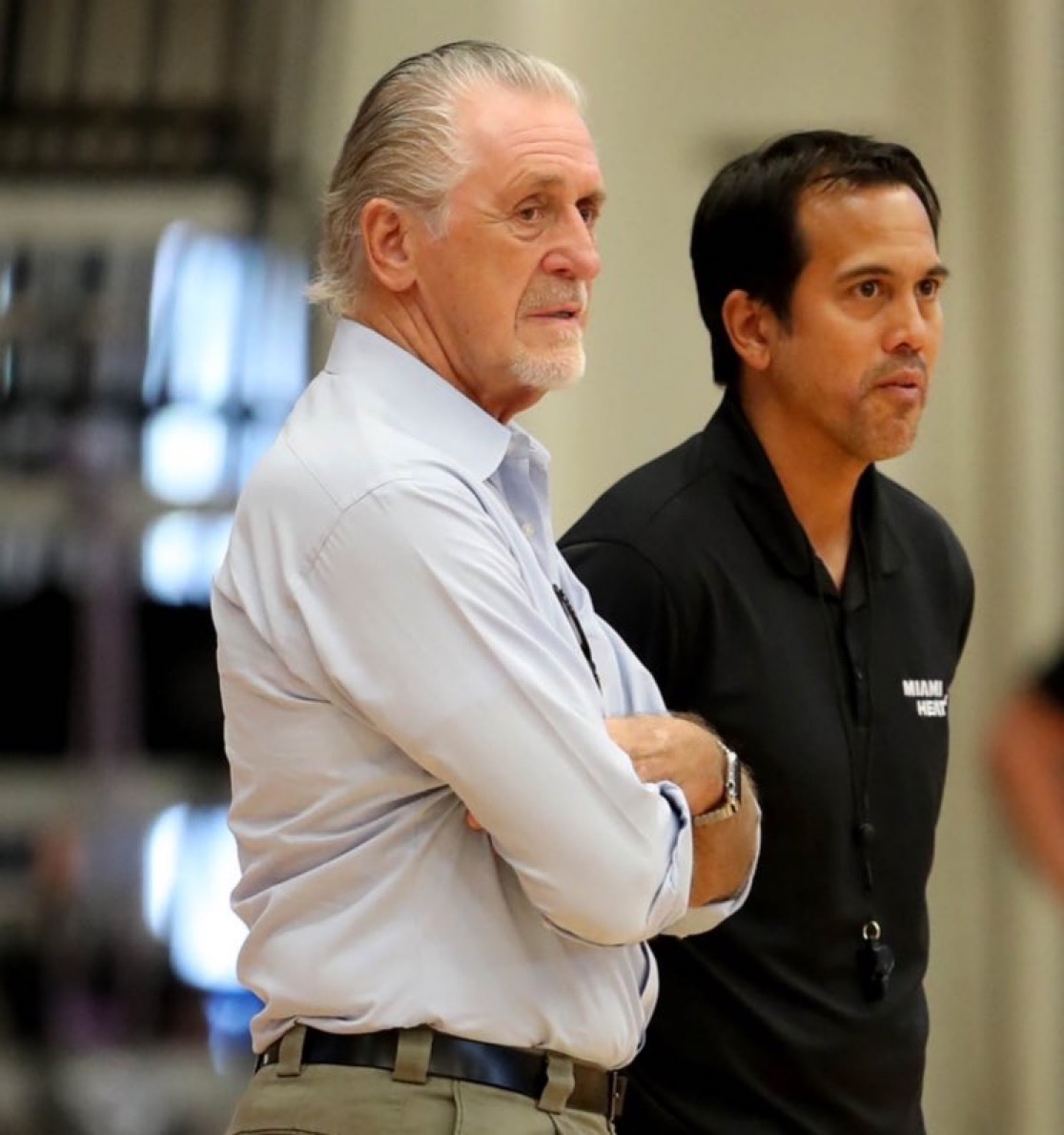 雷竞技中国迈阿密热火迎西甲关键赛；关键时刻主帅复盘；气氛紧张；控场能力受关注的简单介绍